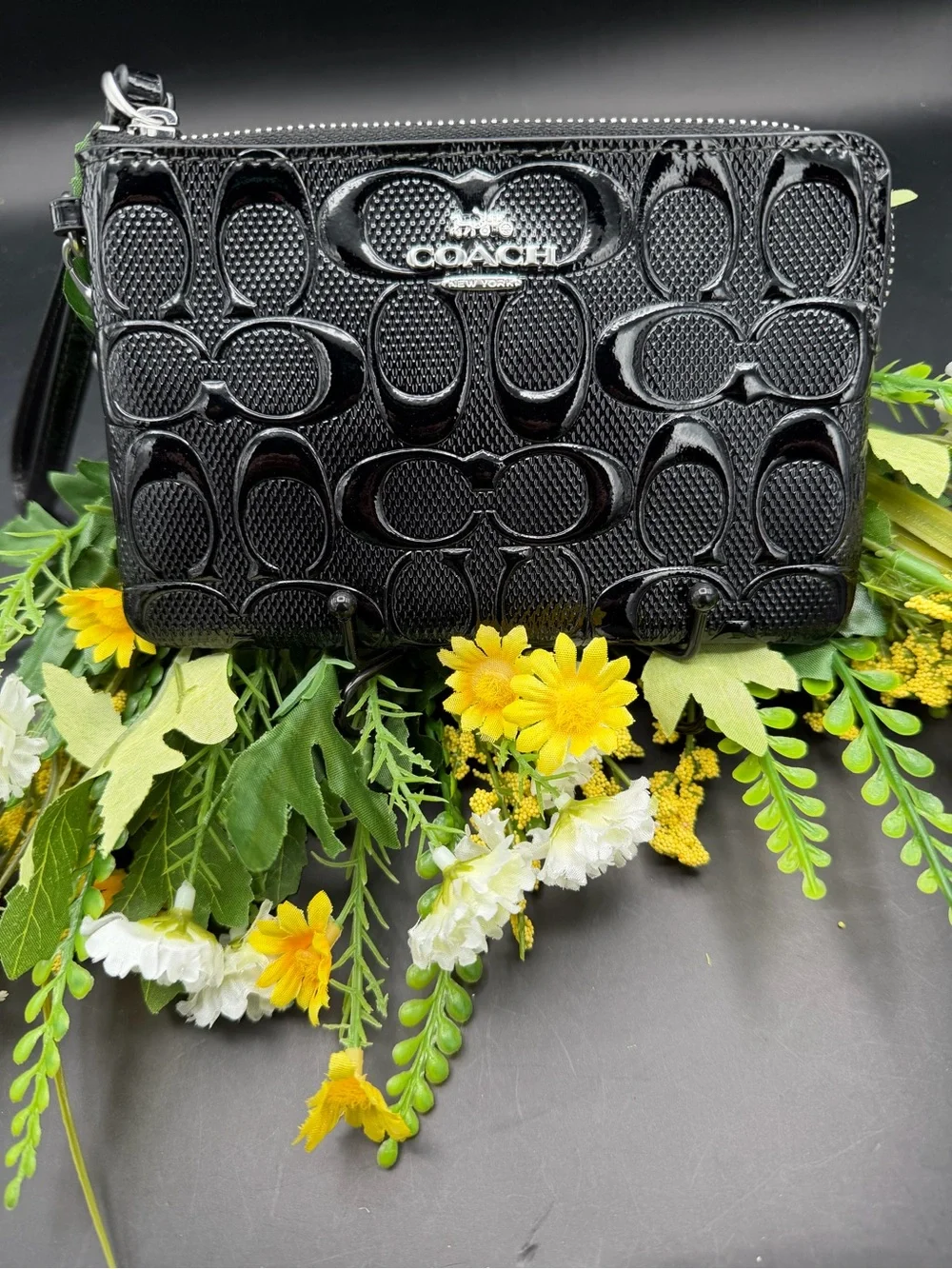 COACH Black Patent Medium Corner Wristlet